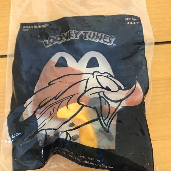 Looney Tunes Set of 4 Plastic Action Figures McDonald's Toy Bugs Tweety Wile '20 - Picture 3 of 6